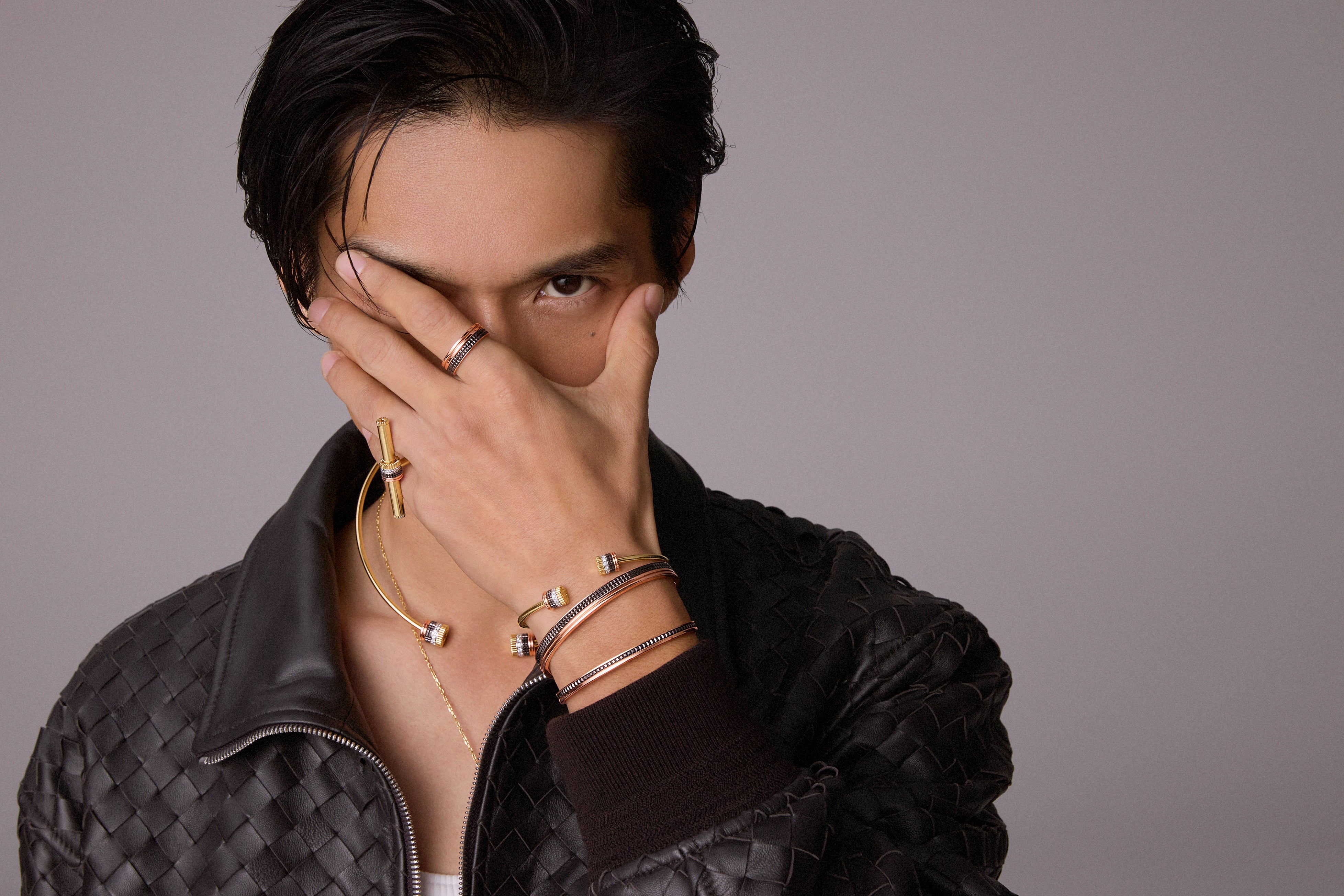 赤西仁と錦戸亮が『Numéro TOKYO』6月特装版の表紙カバーに“ふたり”で