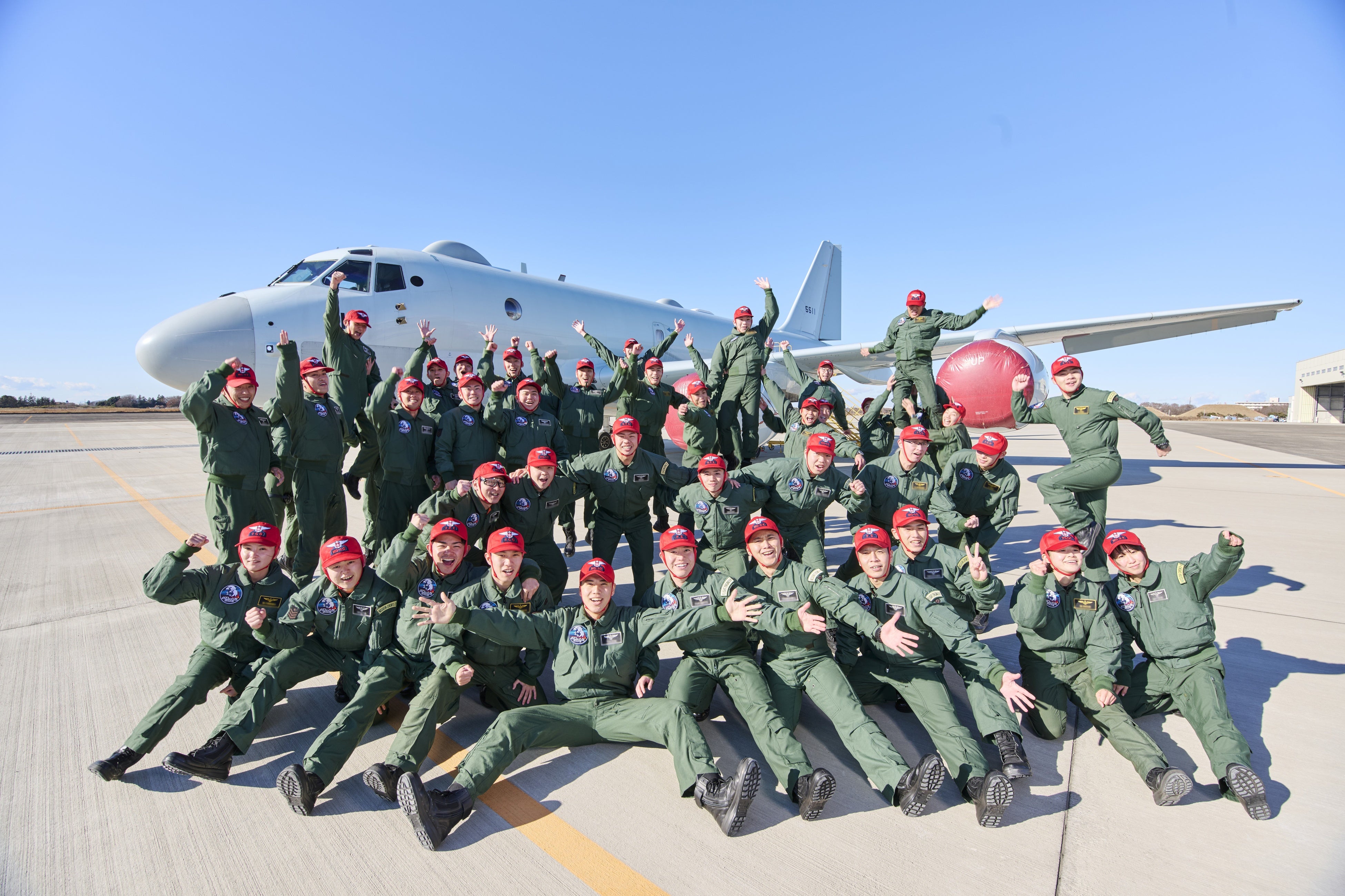 無人で日本の陸・海・空を守る 自衛隊ドローン装備年鑑 | 株式会社