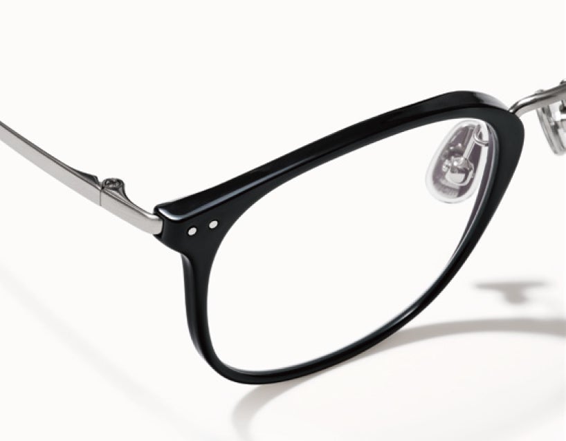 JINSで3年連続売上No.1※！大ヒット商品「Combination Titanium」に男性