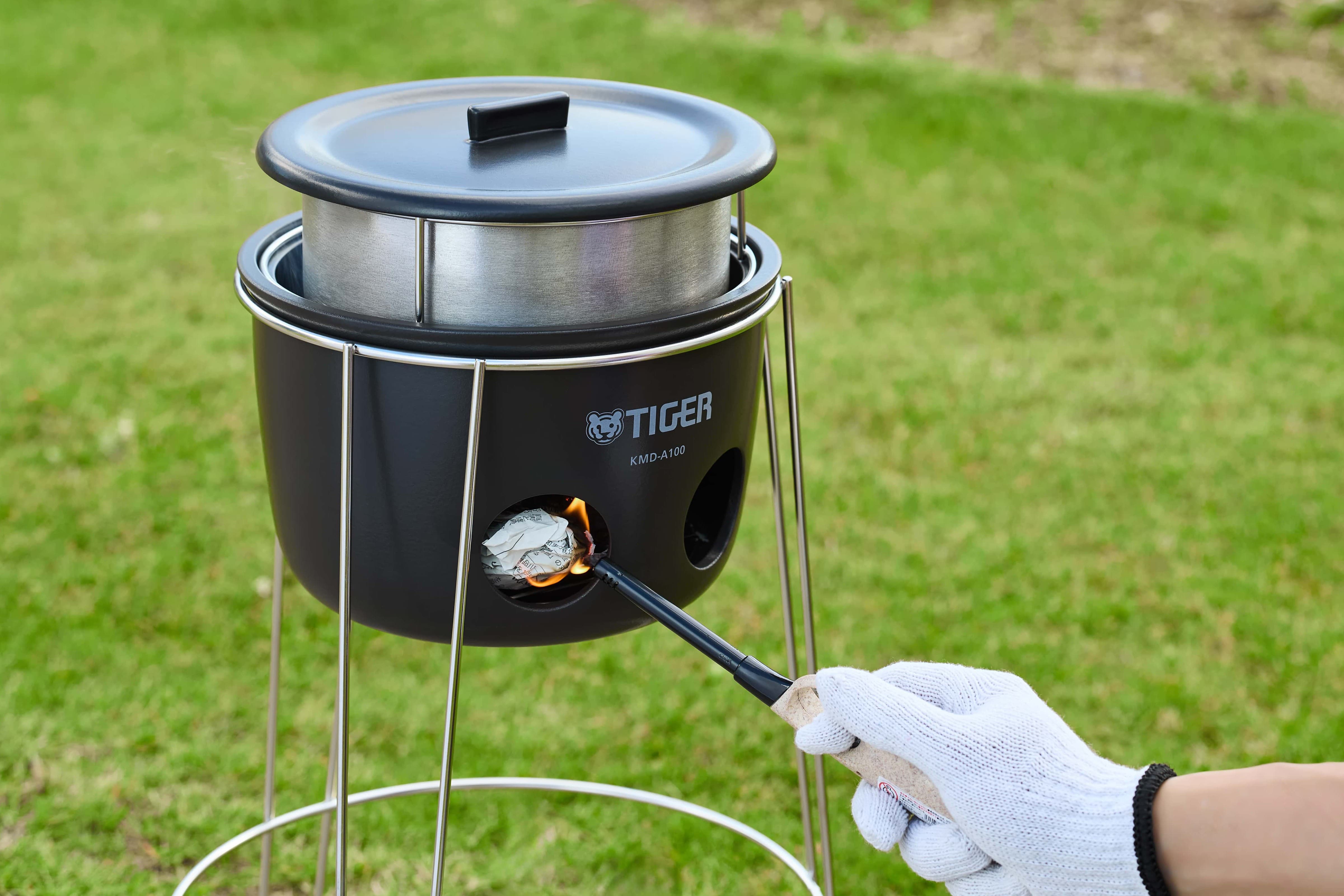 電気やガスを使わずに新聞紙で炊飯できる「魔法のかまどごはん」に防災