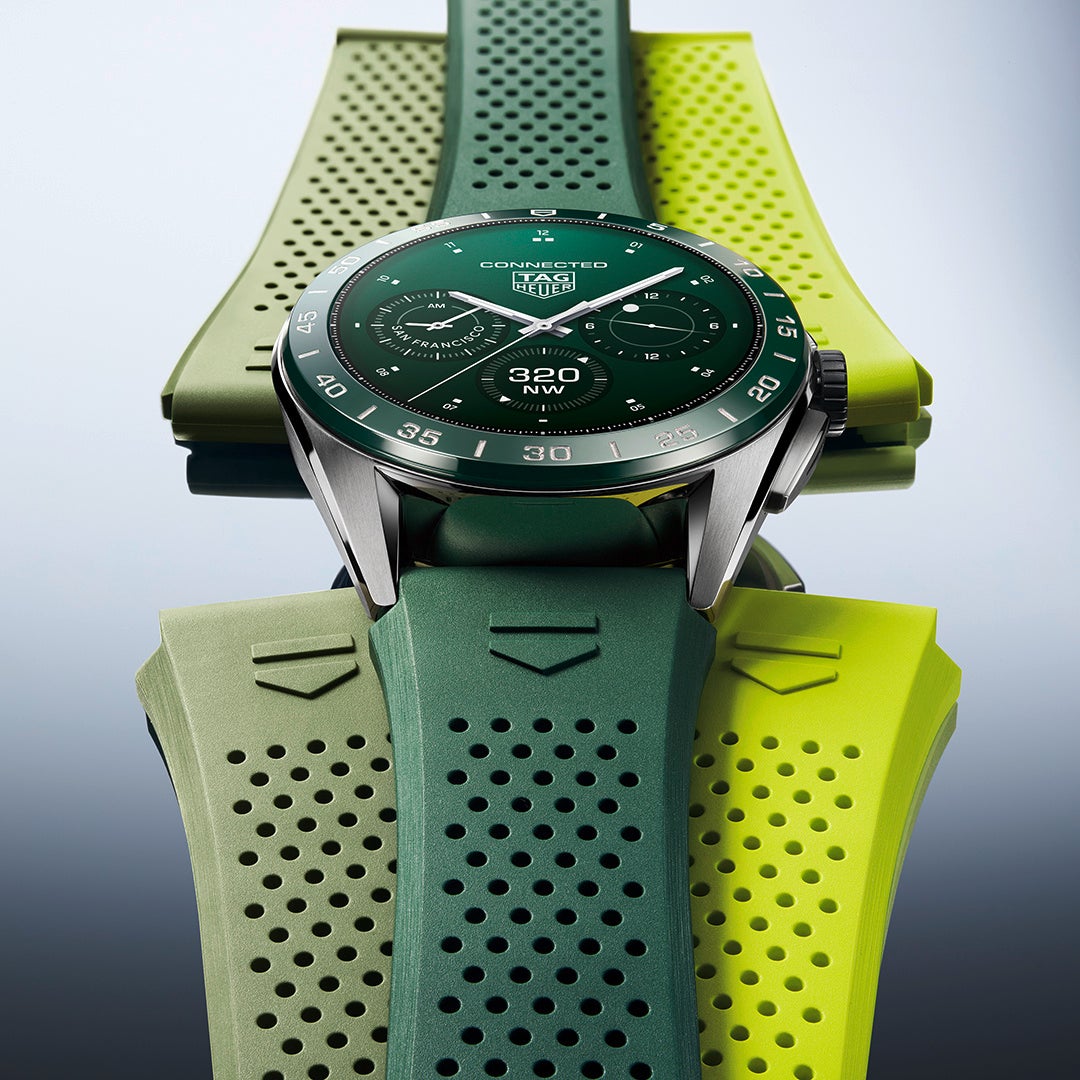 タグ・ホイヤーの鮮麗なグリーンの新作 TAG HEUER CONNECTED CALIBRE
