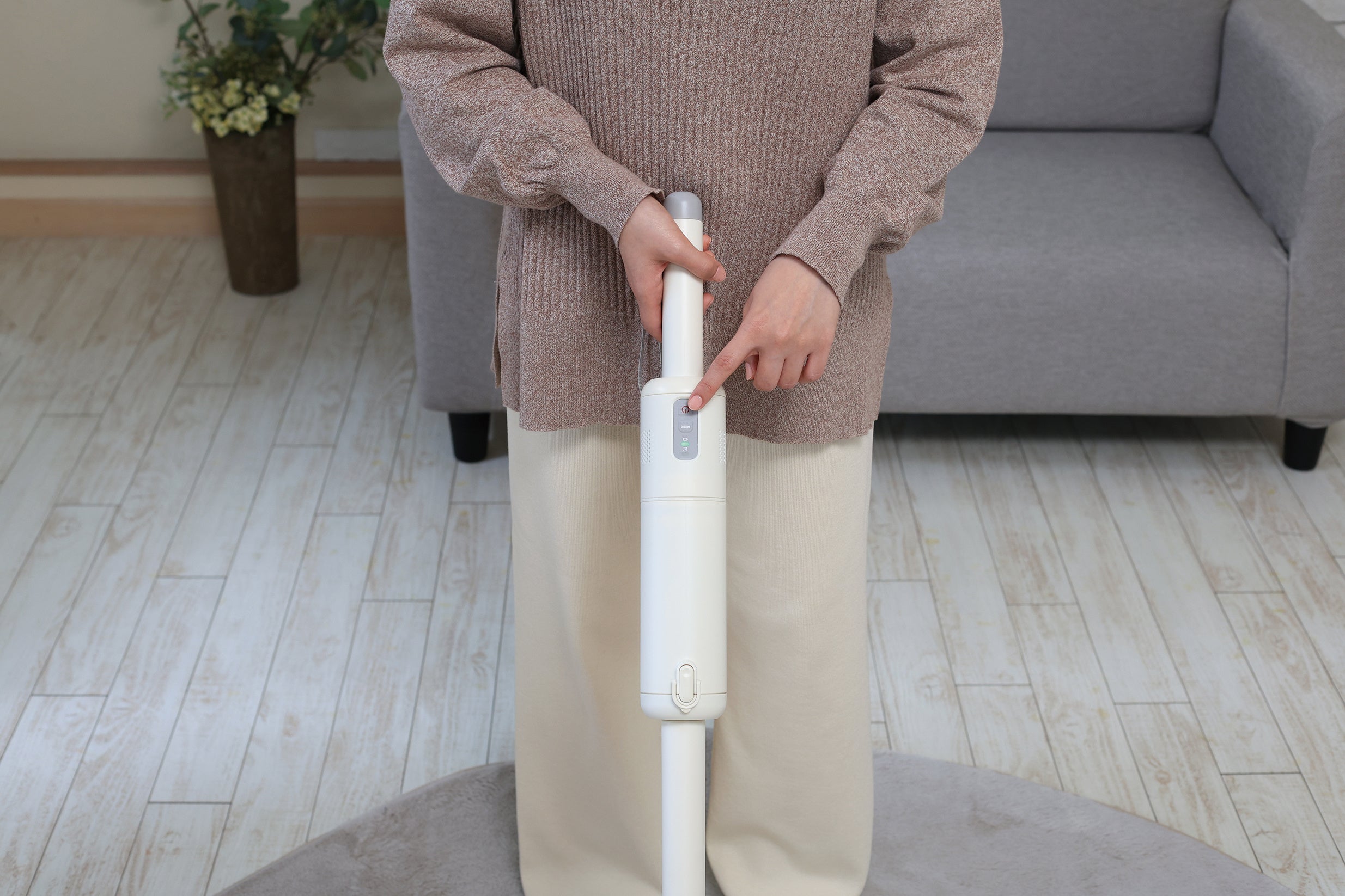 830gの超軽量・コンパクトで家事がもっと楽になる紙パック式軽量