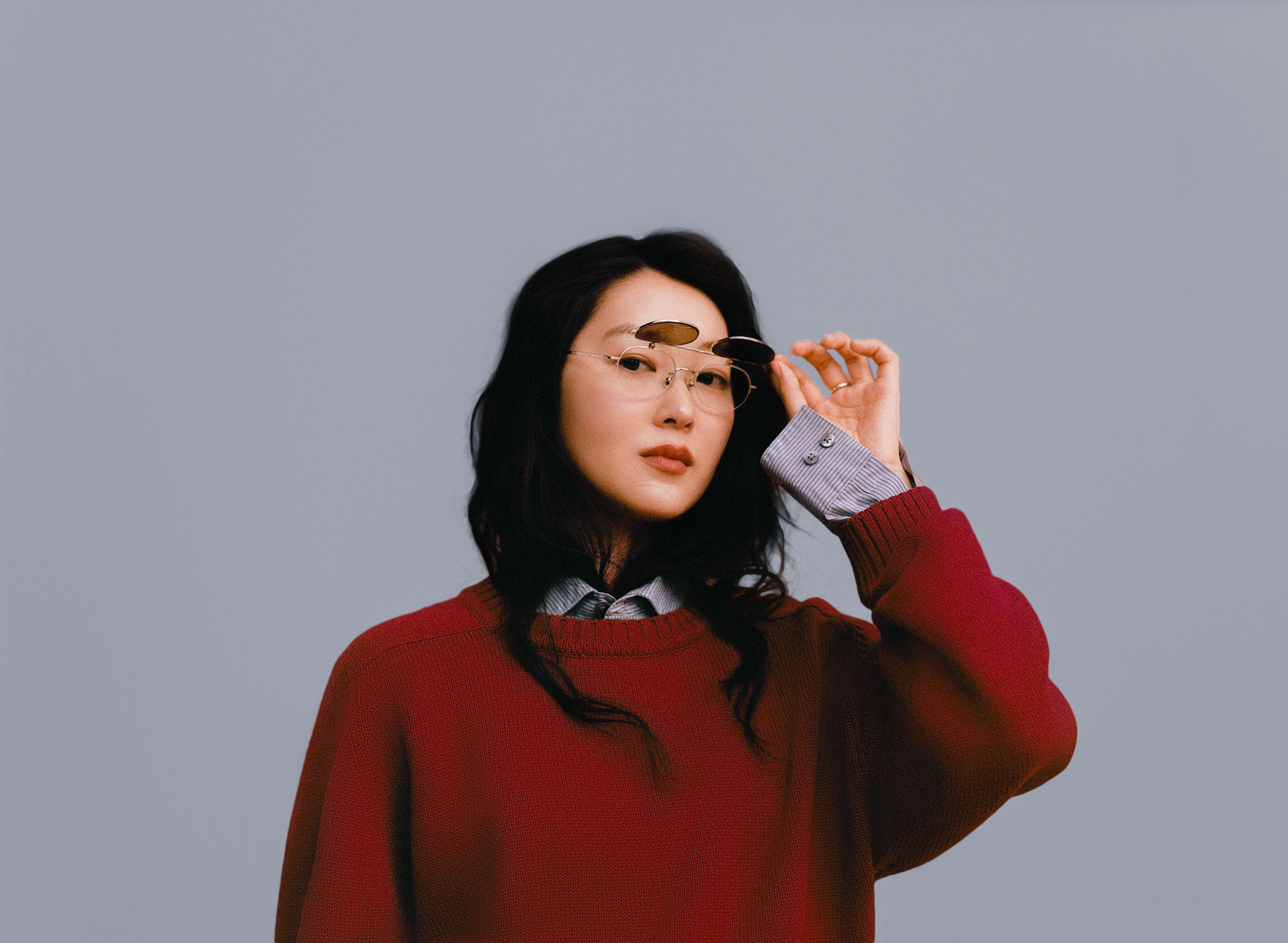 メガネブランド「Zoff」とモデルやフォトグラファーとして活動する