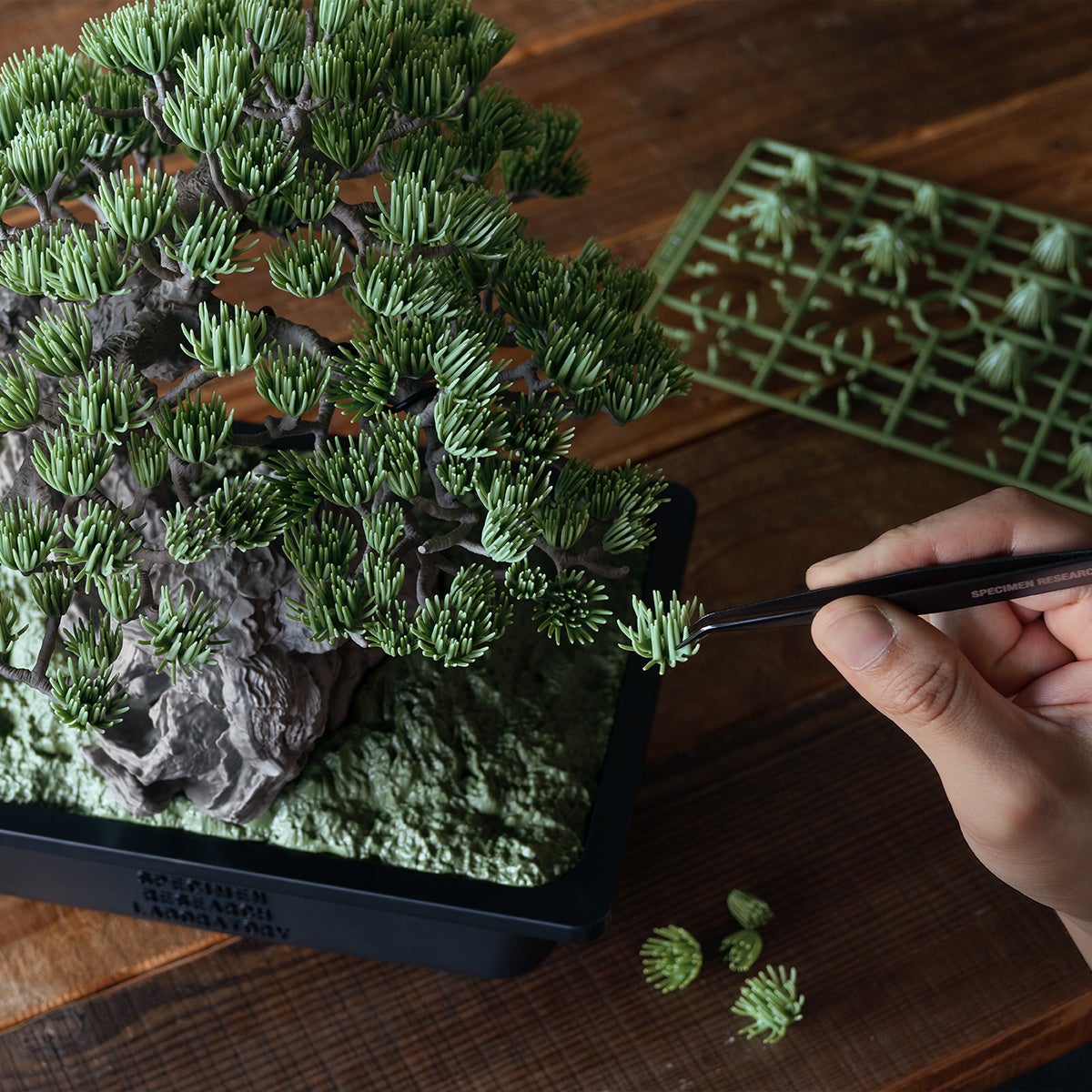 アパレルブランドとプラモデルの異色コラボレーションNEIGHBORHOOD“SRL