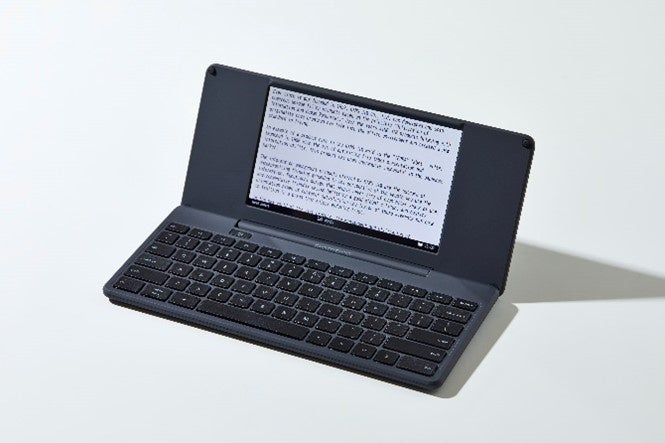 テキスト入力に特化したデジタルメモ「ポメラ」DM250をベースとした