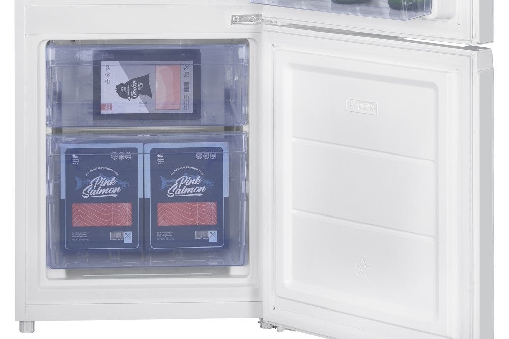 コンパクトながらも使いやすさにこだわった冷凍冷蔵庫121Lを