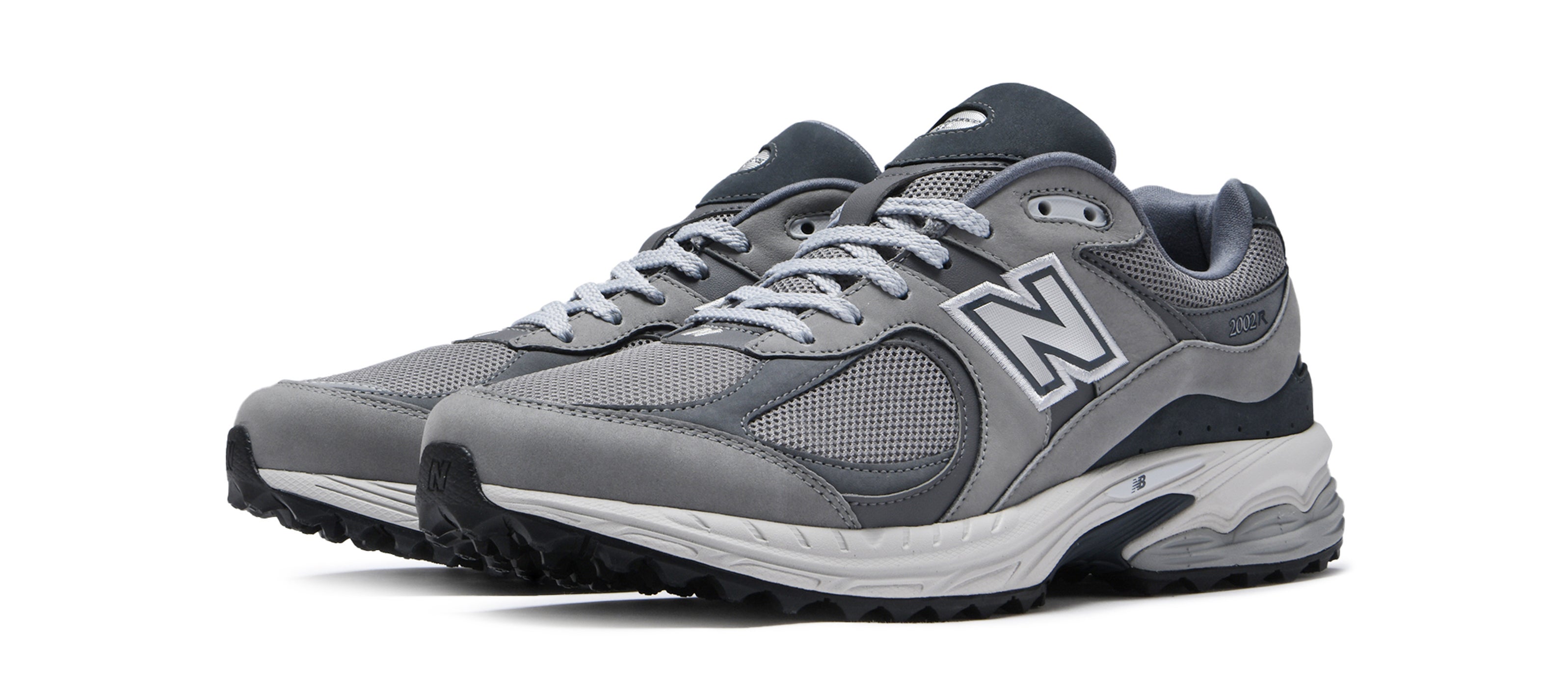 人気の「2002R」がゴルフシューズへ Grey Daysをセレブレートした特別