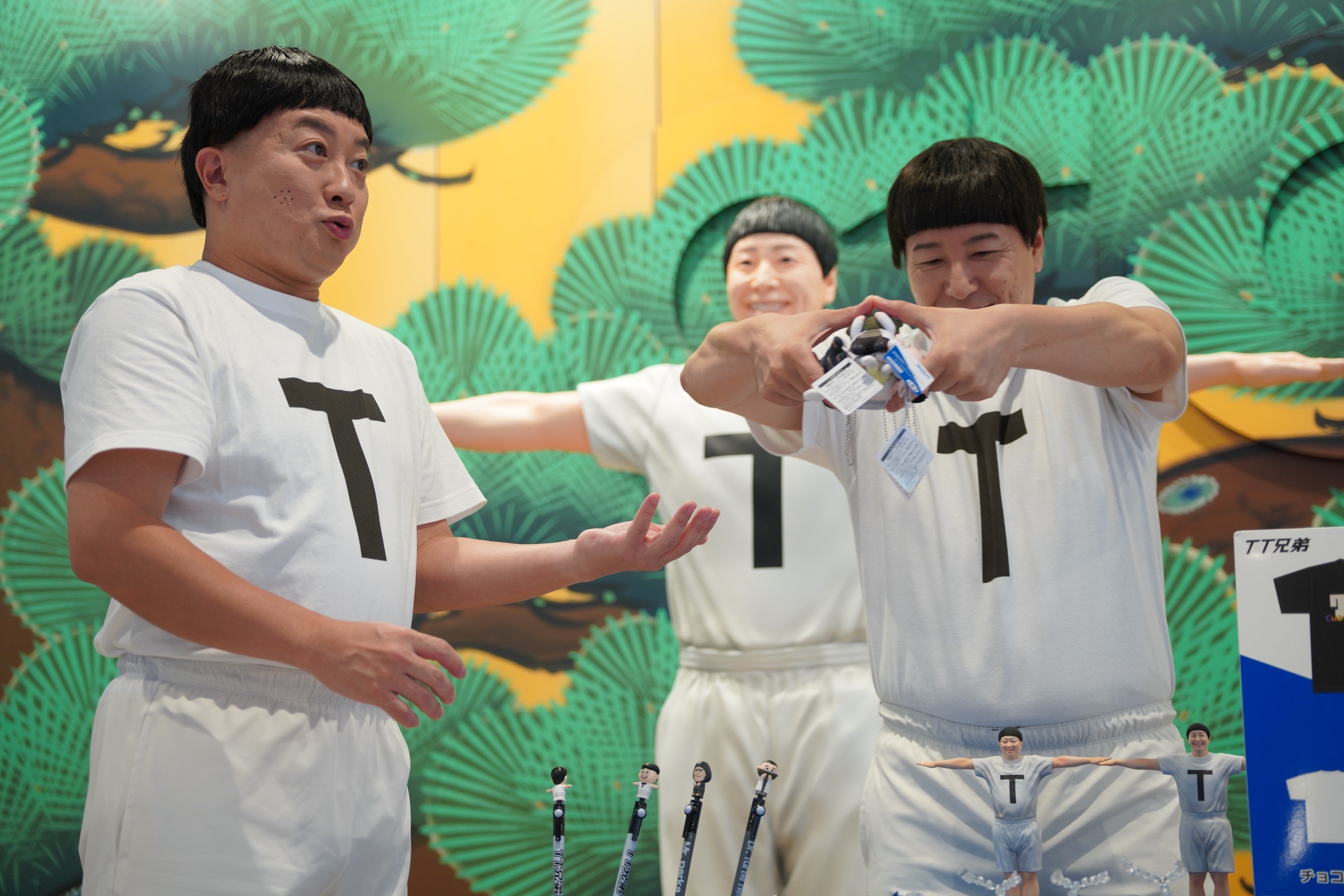 TT兄弟」の等身大フィギュア（立像）が登場！「思った以上にリアル