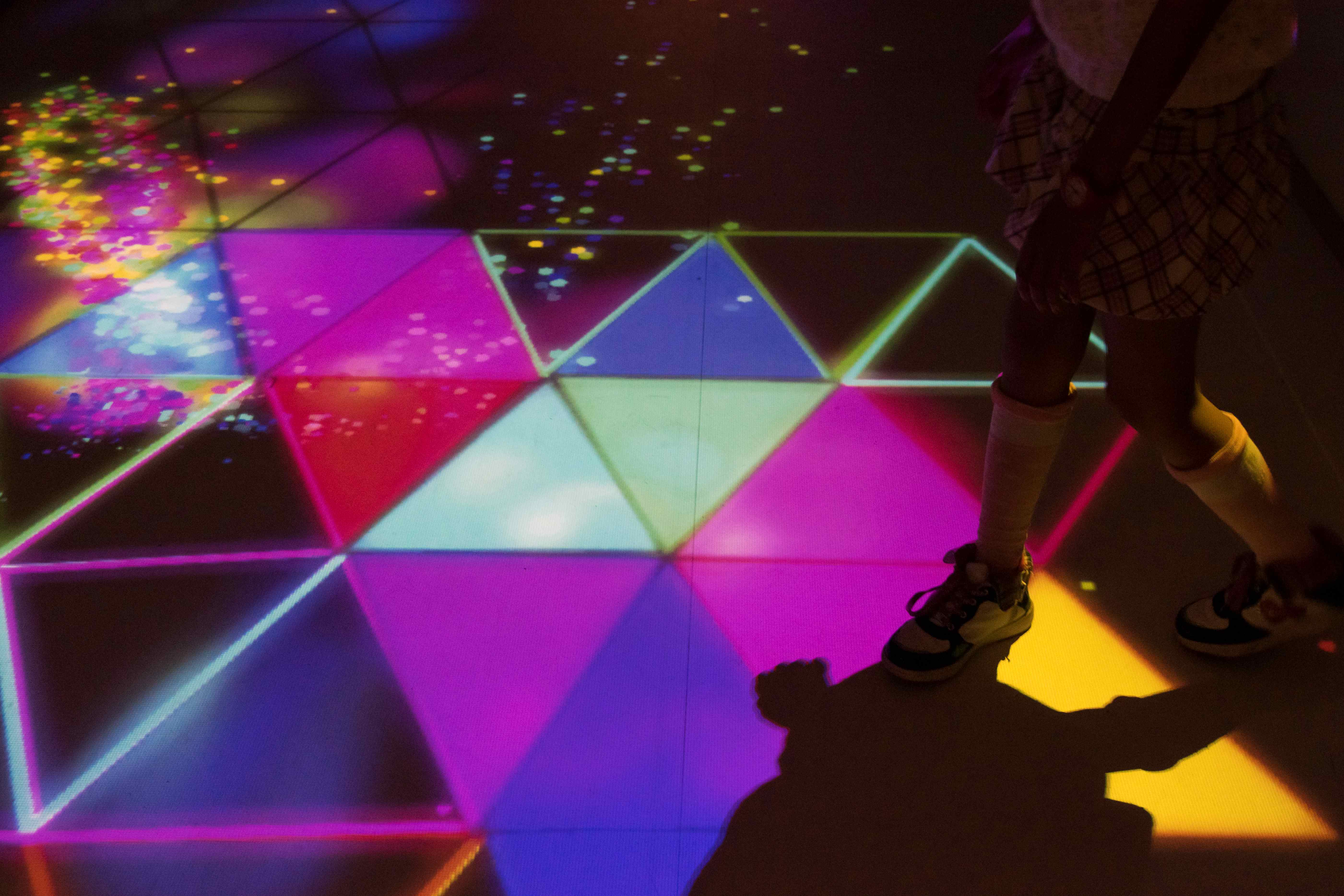 そごう美術館】魔法の美術館 光と遊ぶ超体感型ミュージアム | 株式会社