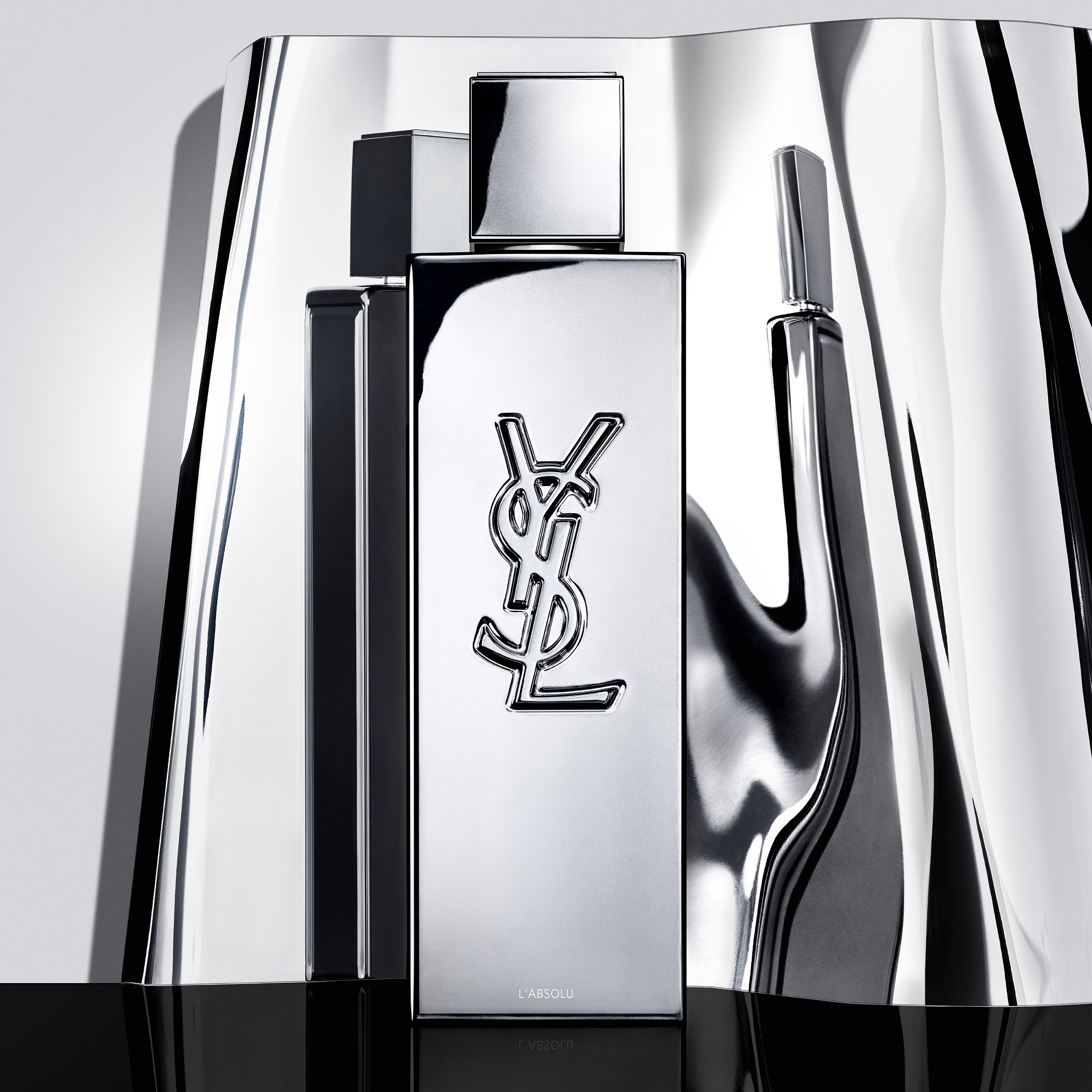 YSL BEAUTY】自分らしさに酔いしれるウッディフローラルアロマティック