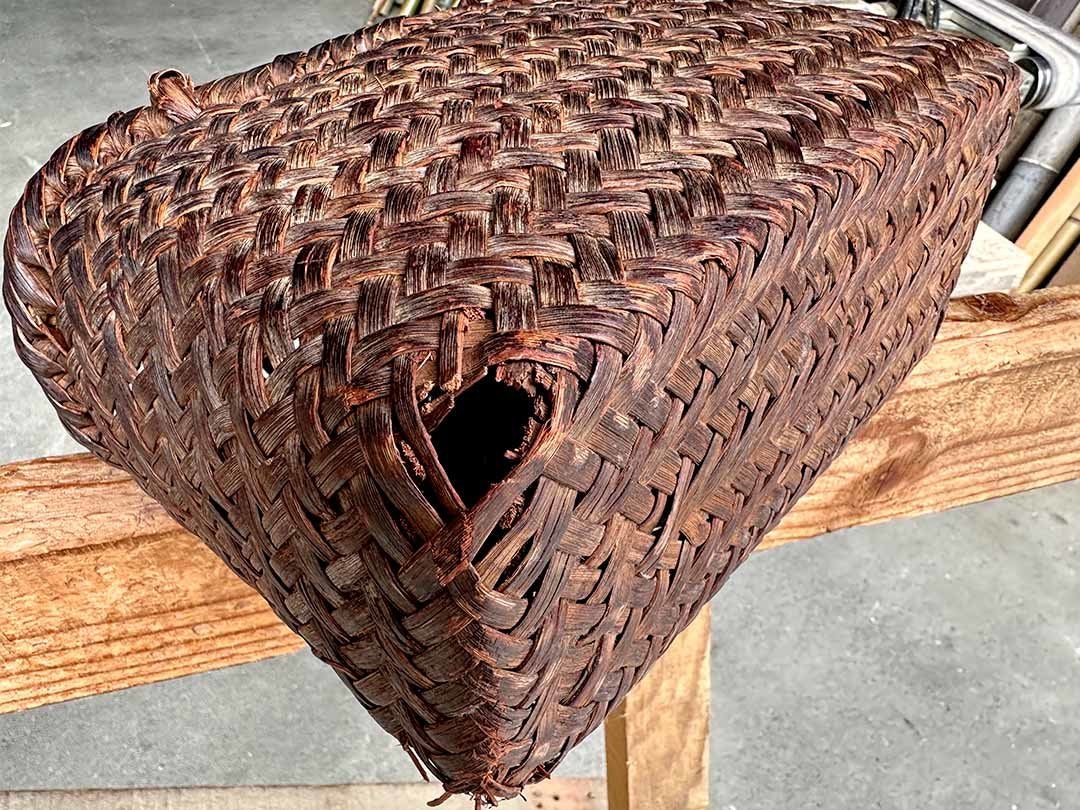 職人技で甦る！国産山葡萄バッグの修理解説動画を公開 | 株式会社山岸