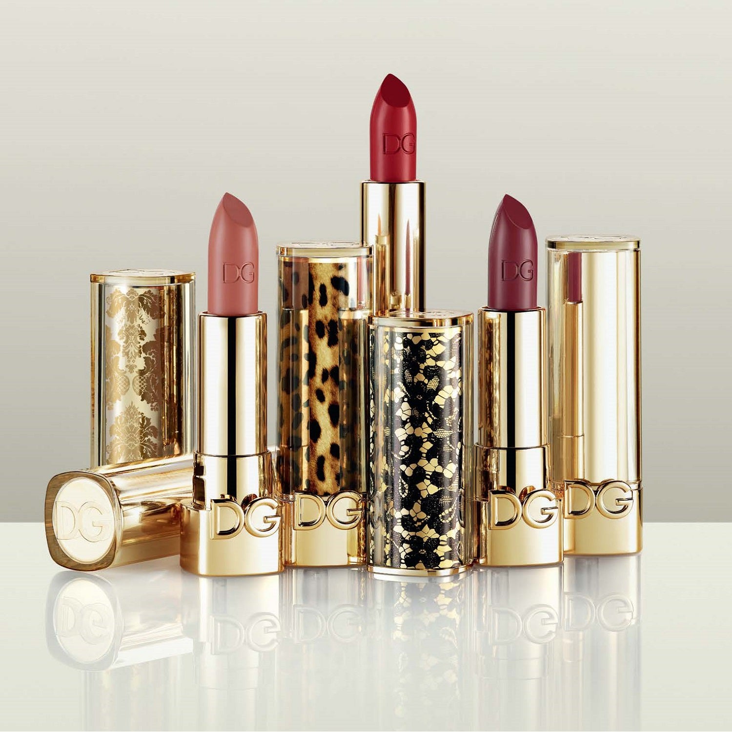 顔を明るく肌をキレイに見せてくれるマジックカラー、ザ・オンリーワン