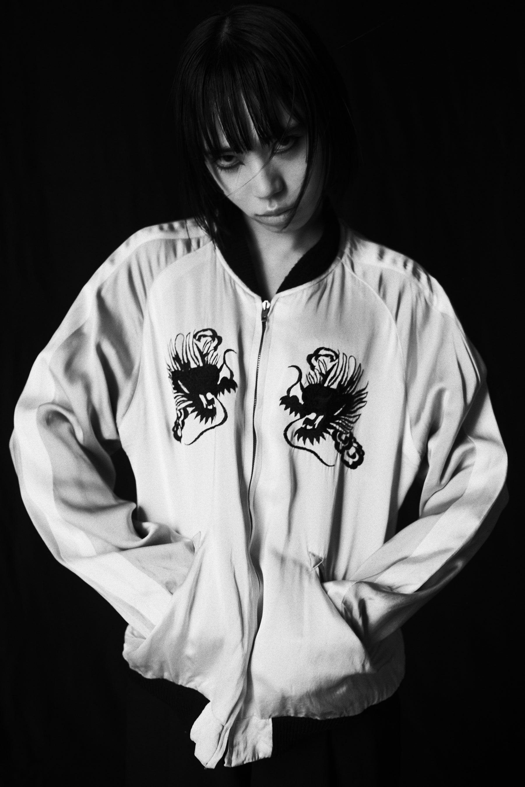 Y'sとテーラー東洋によるスカジャンを展開、アユニ・Dが「Y's SUKAJAN