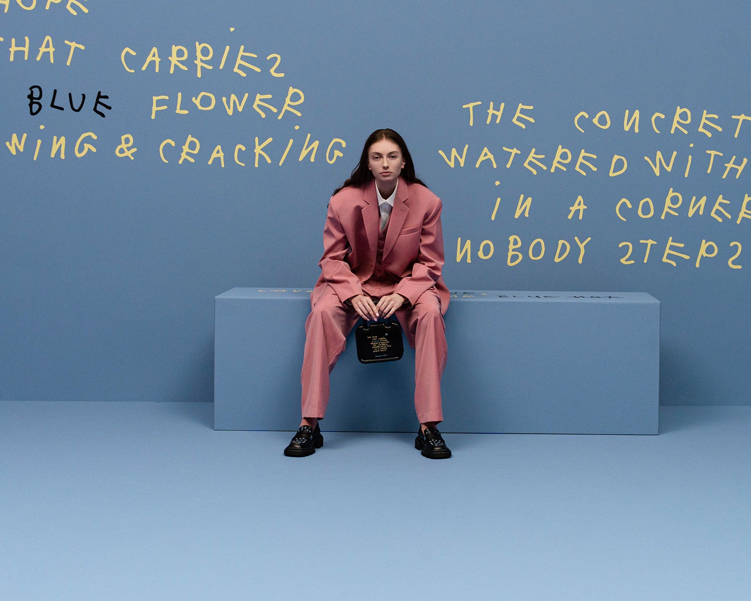 スペイン生まれの女性アーティストCoco Capitanとコラボレーションした