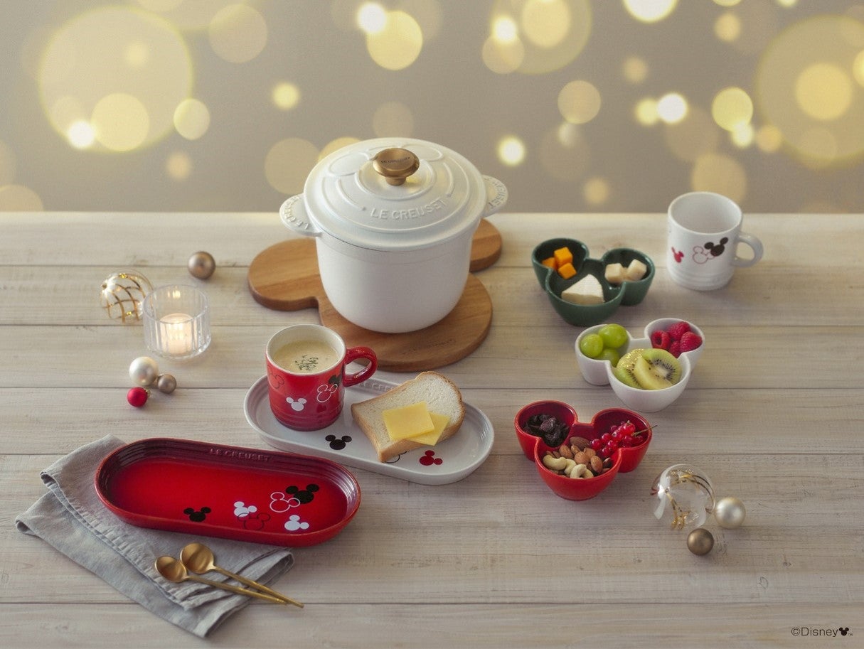 ホリデーシーズンの食卓はミッキーマウスと一緒に。ル・クルーゼ