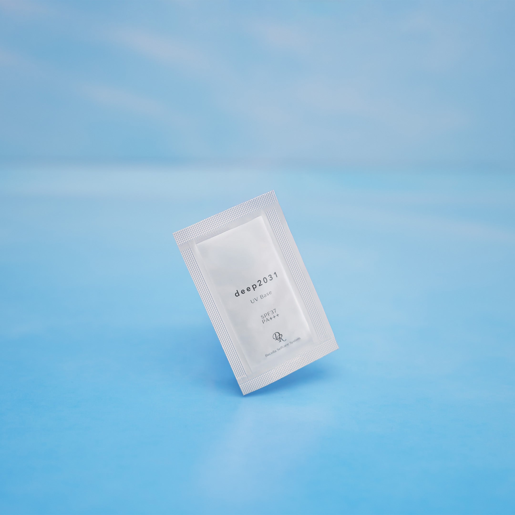 deep2031のミニサイズのスキンケアセットを、お試し価格330円にて9/3