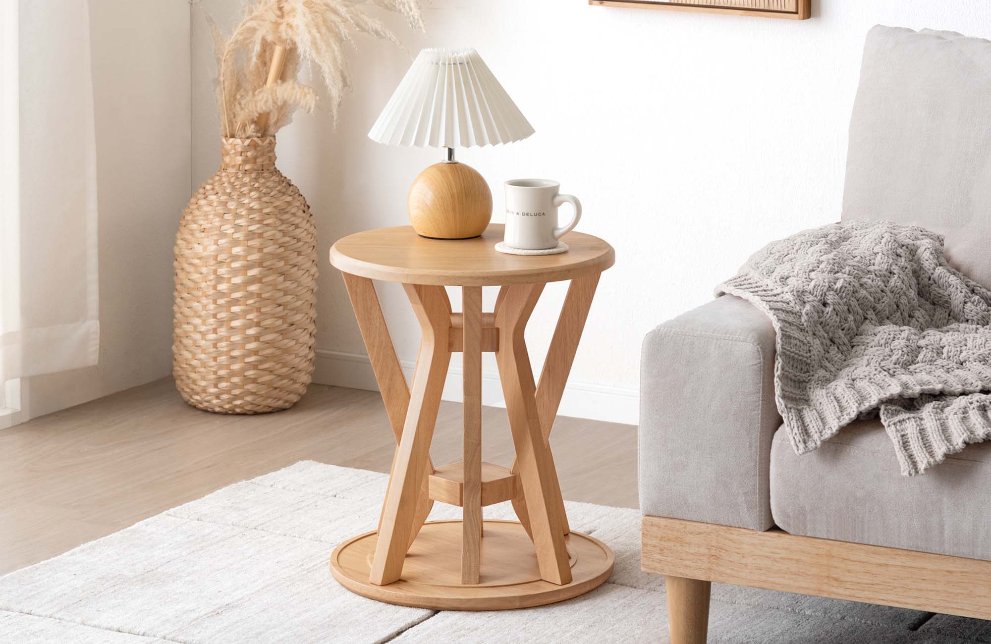 累計800万PV】SNSで話題のスツールに新デザイン『サイドテーブルになる