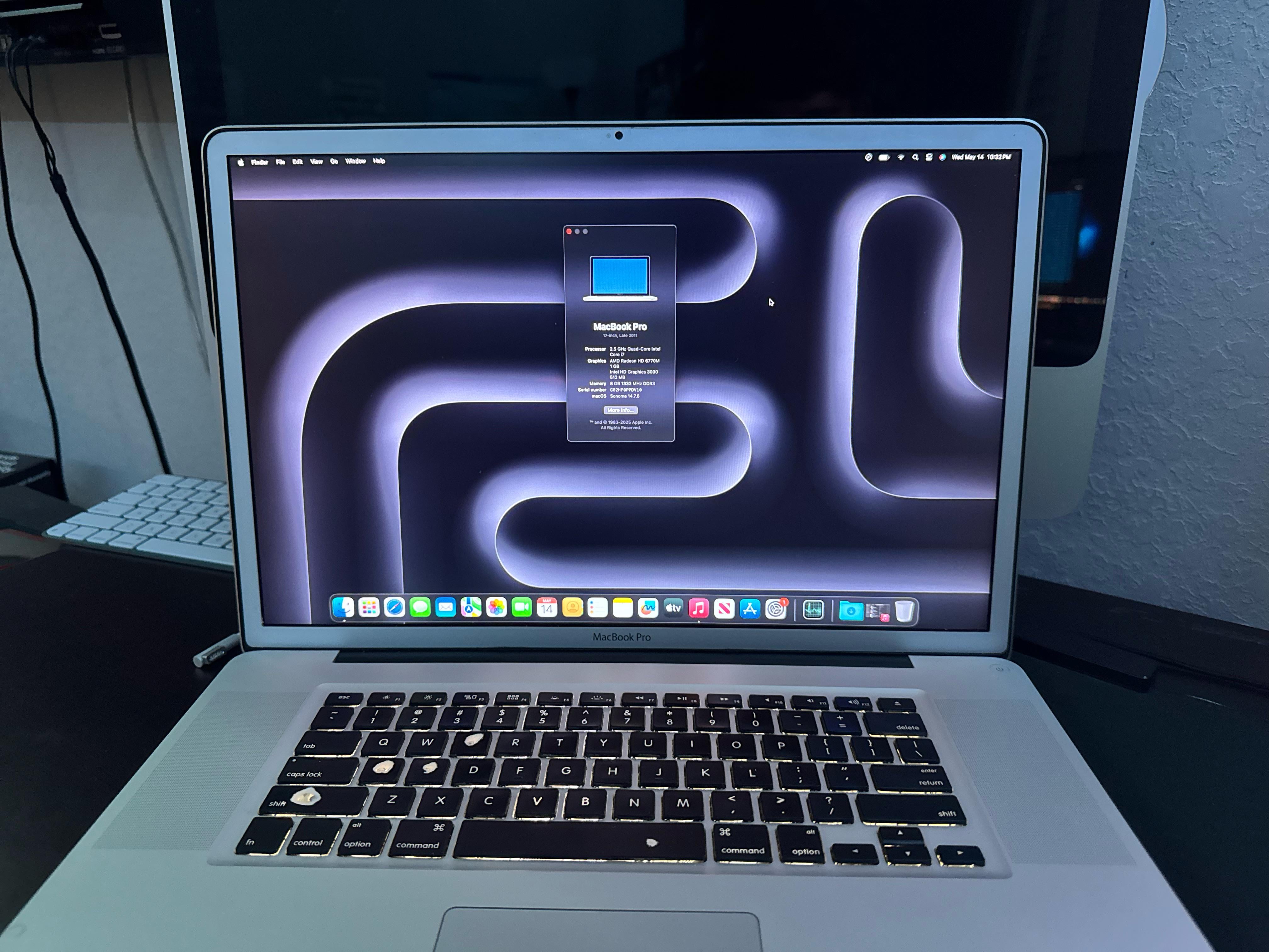 17インチ2011年MacBook Proが60ドル！ : r/mac