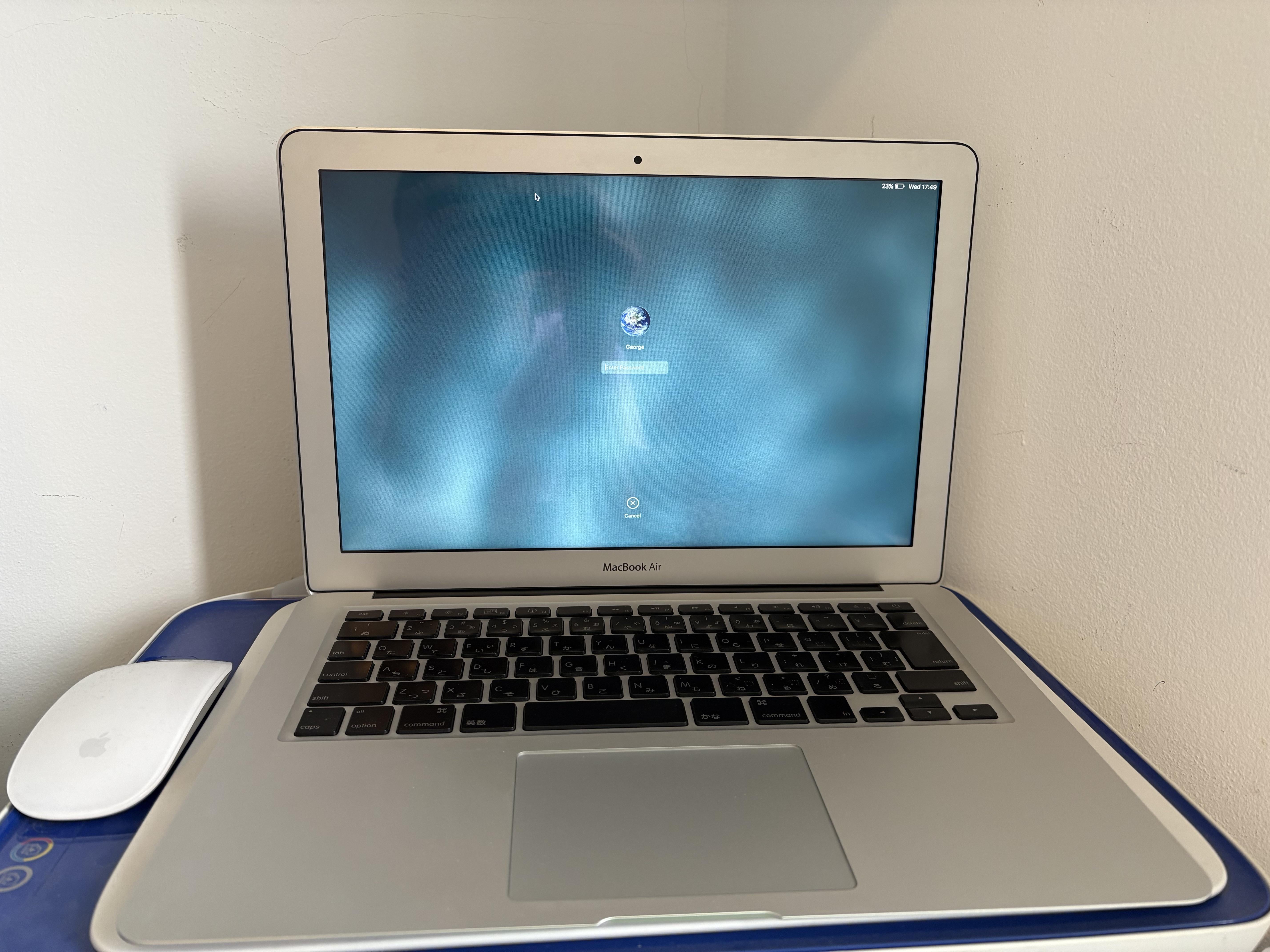 Could I safely use windows 11 on this MacBook Air late 2010 13