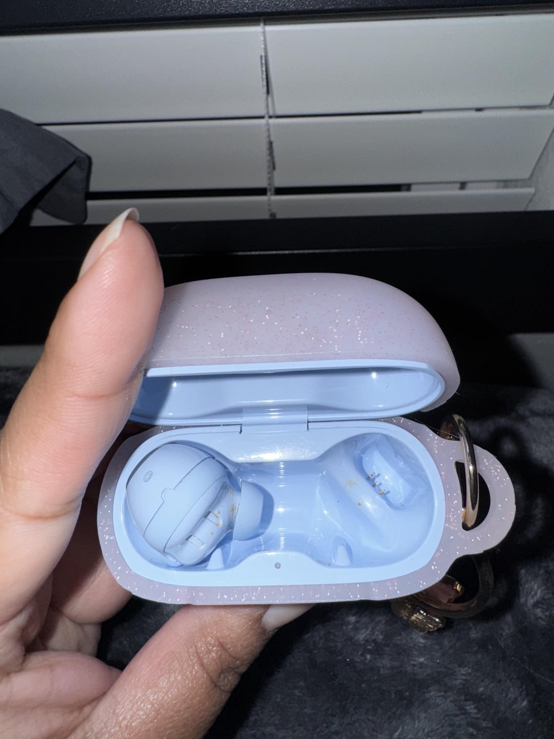 曲がった充電ピン QC ultra イヤホン : r/bose