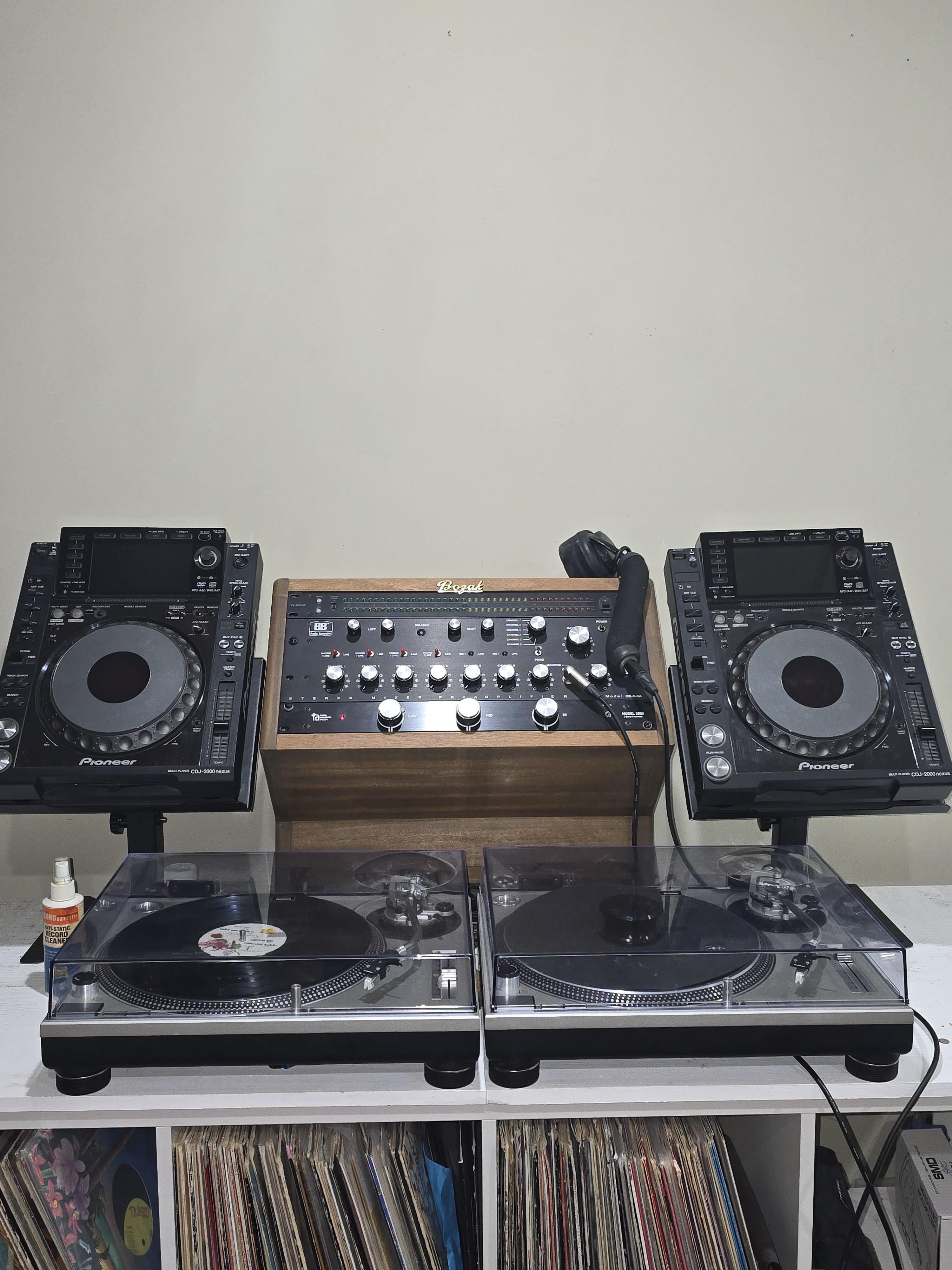 finally-found-some-cdj-stands-