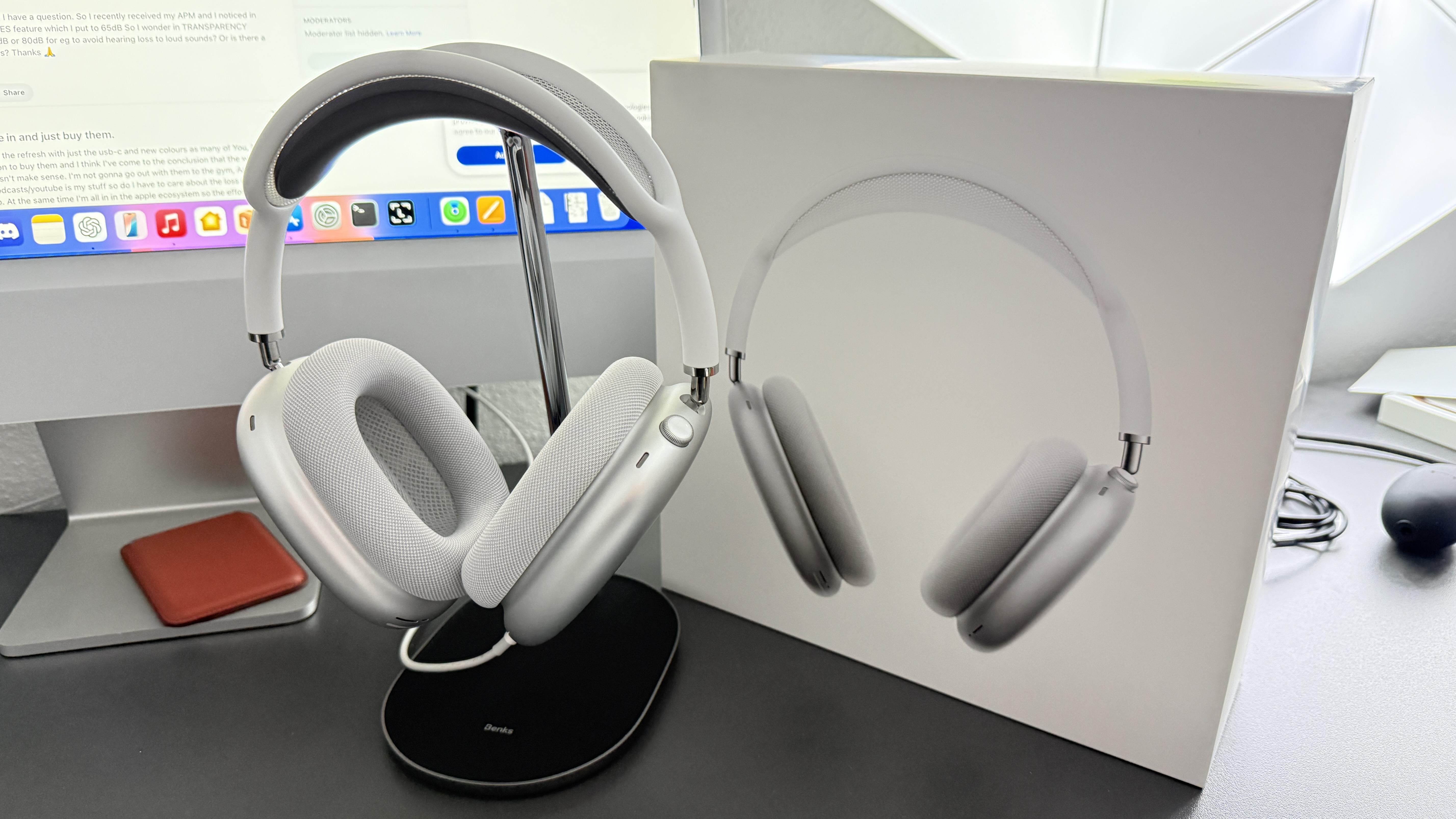 Finally got new white AirPods Max! : r/Airpodsmax