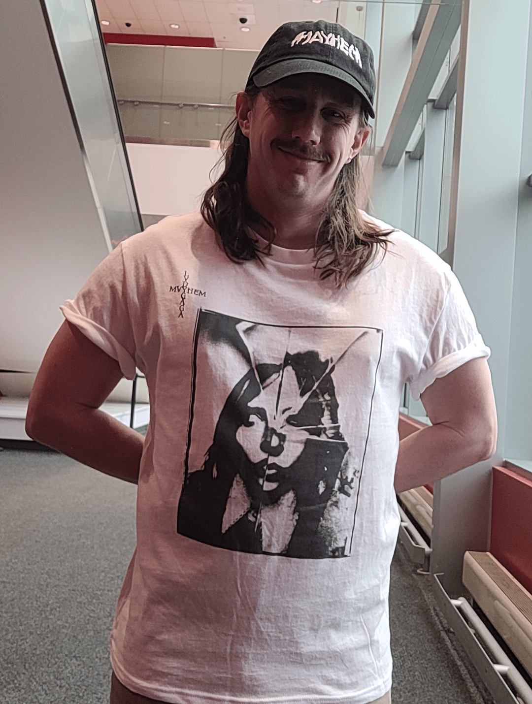 あれって、」 「--ターゲット限定のレディースサイズだけのMAYHEM T