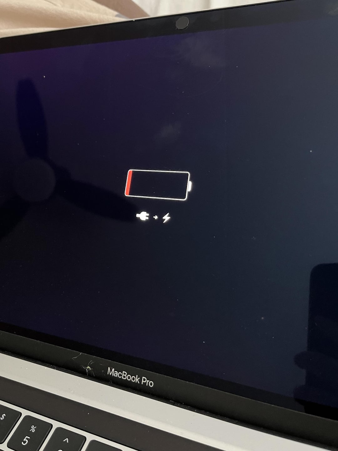 macbook-charging-but-not-