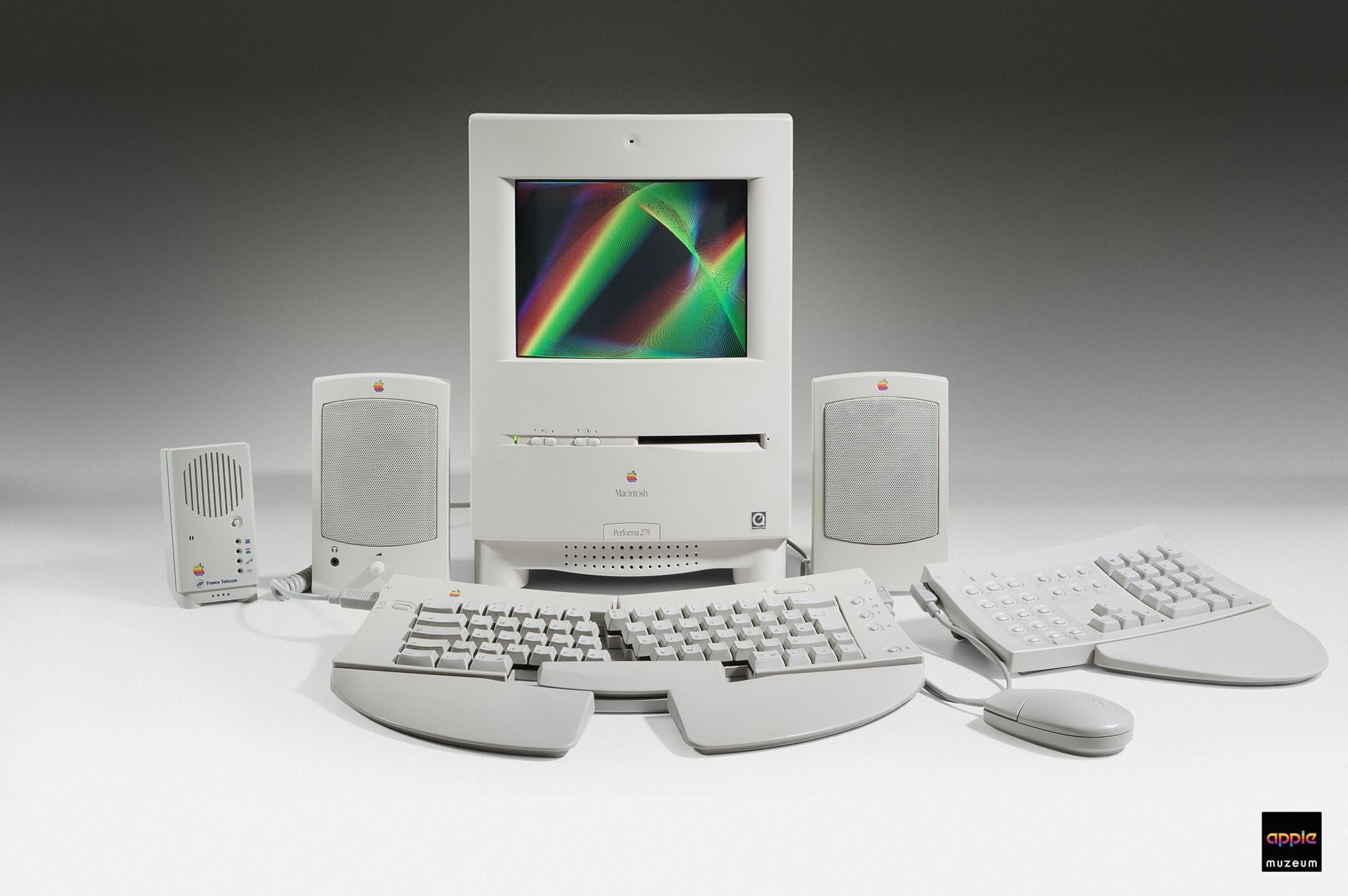 Macintosh Performa 275 (Color Classic ll), 1993 : r/VintageApple