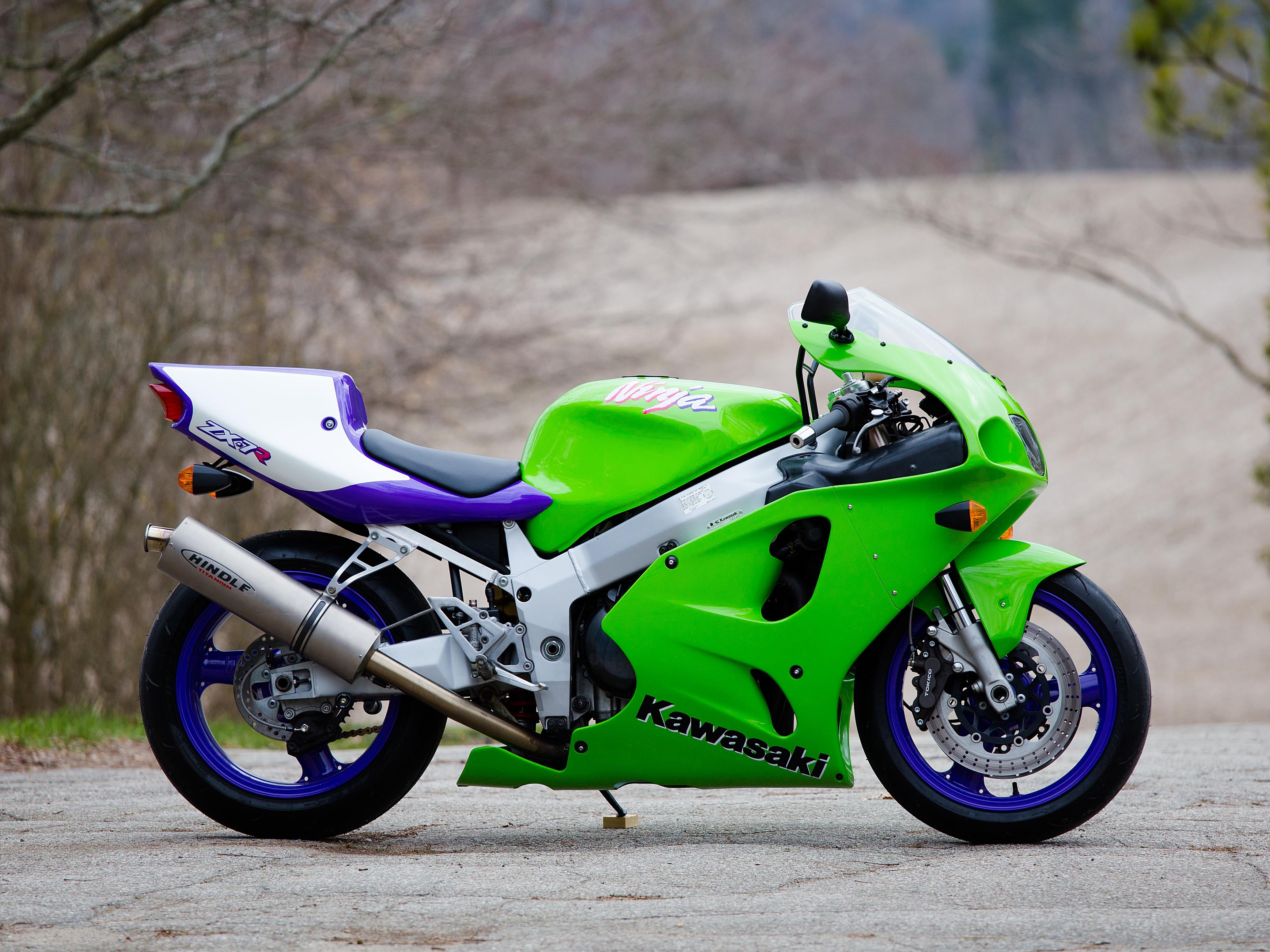 詳細不明 ウィークエンダー 緑 カワサキ ZX-7R 1999年式の諸元