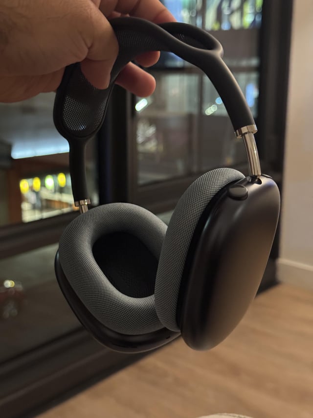 New midnight with blue cups : r/Airpodsmax