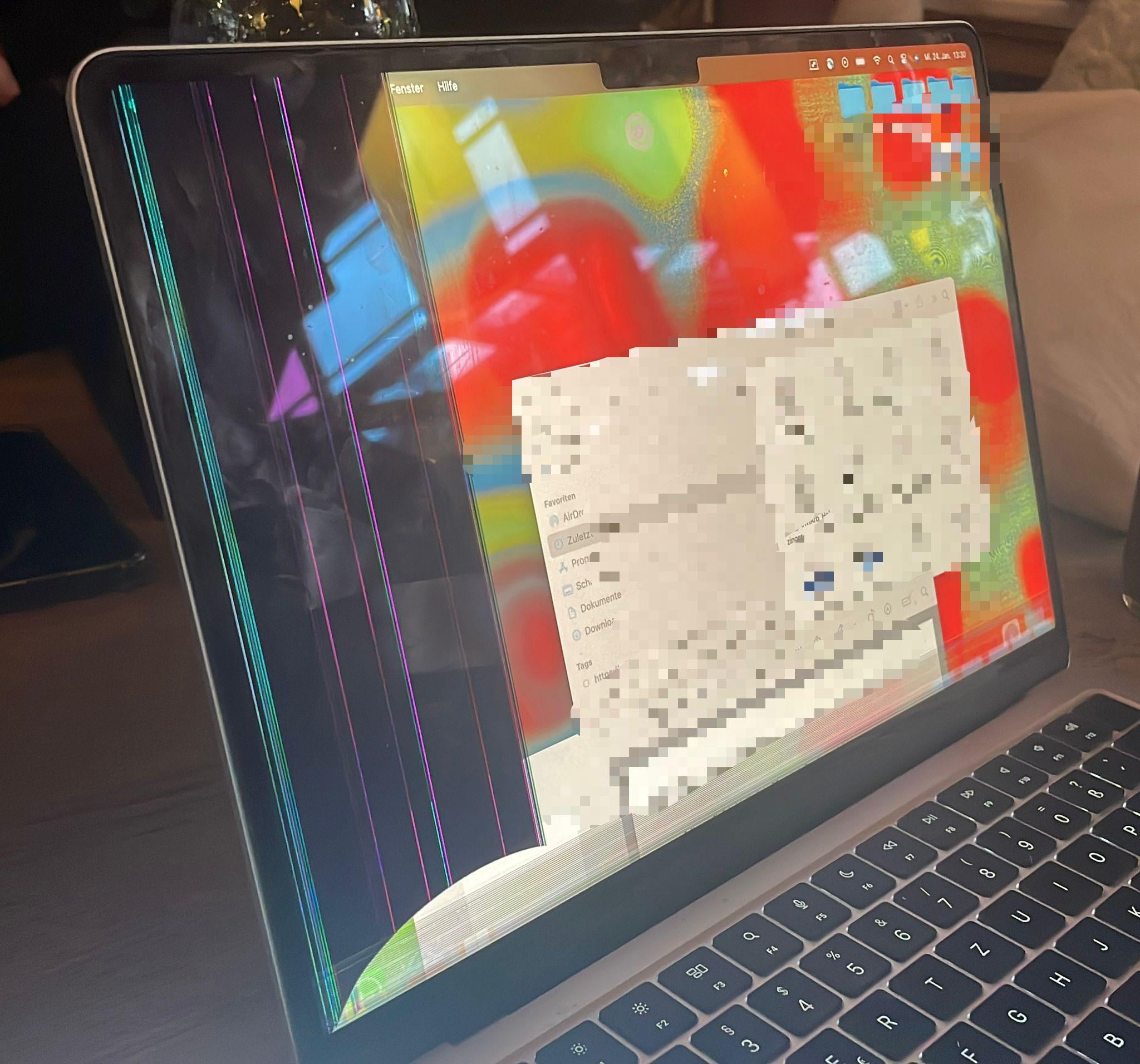 MacBook Air M2のディスプレイが突然壊れた : r/applehelp