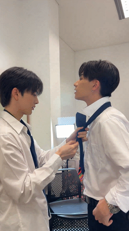 PerthSanta have joined Perfect10 Liners filming! 🎉🥳🎊 (it's