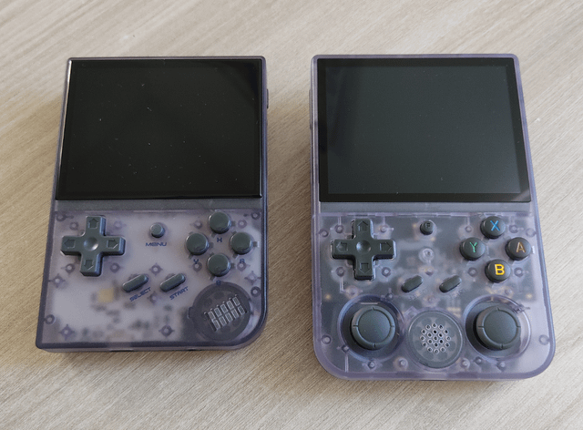 RG35XX and RG353V transparent purple direct comparison (since I