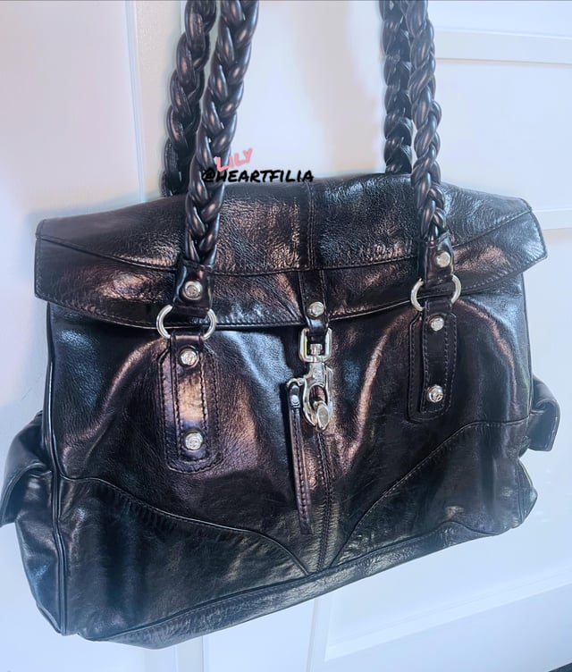 このFrancesco Biasiaのバッグ、めっちゃ綺麗！ : r/handbags