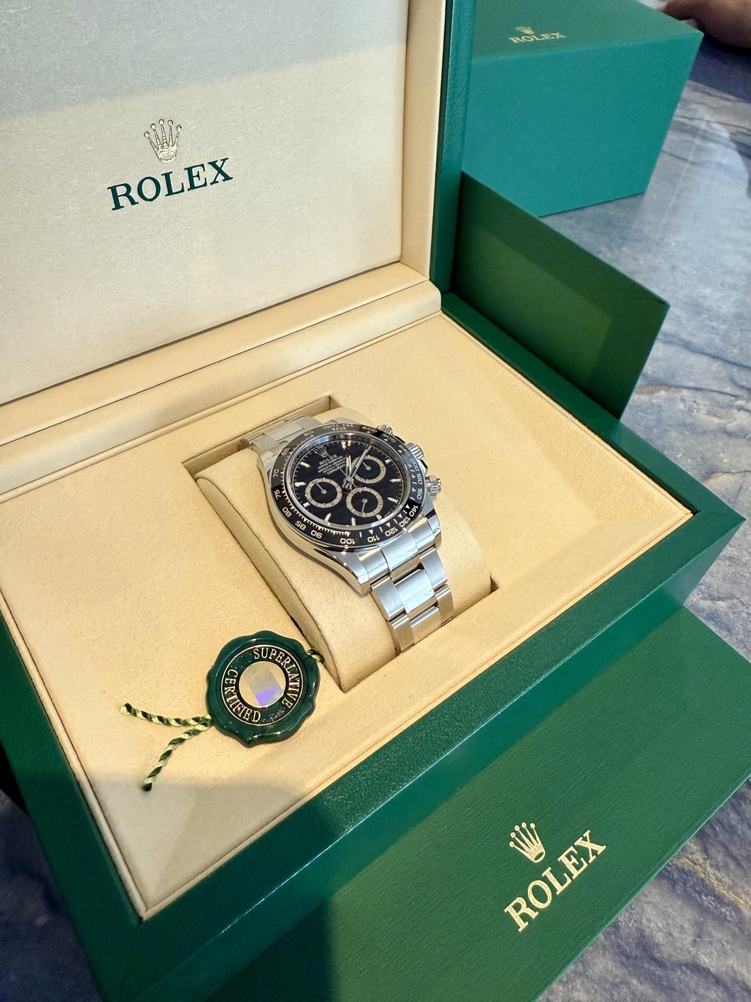 新しいグリーンのロレックスの箱、マジでイケてる！2025年！ : r/rolex