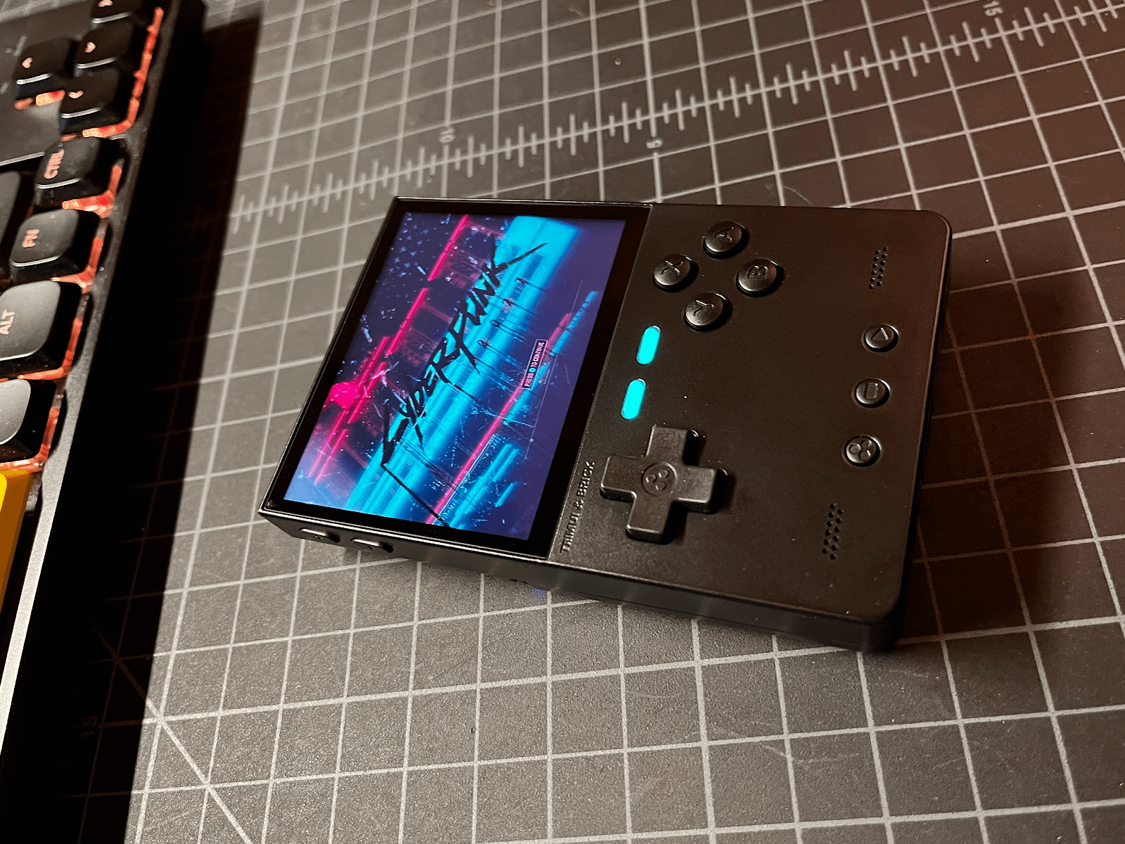 今日、TrimUI Brickが届いたよ : r/SBCGaming