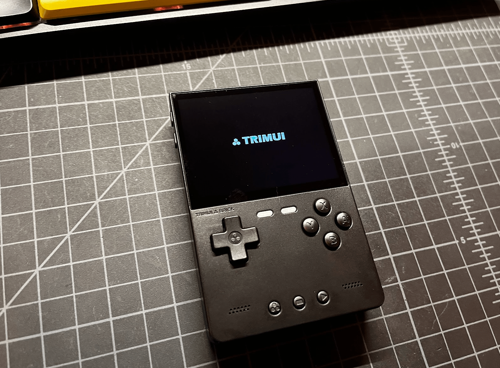 今日、TrimUI Brickが届いたよ : r/SBCGaming