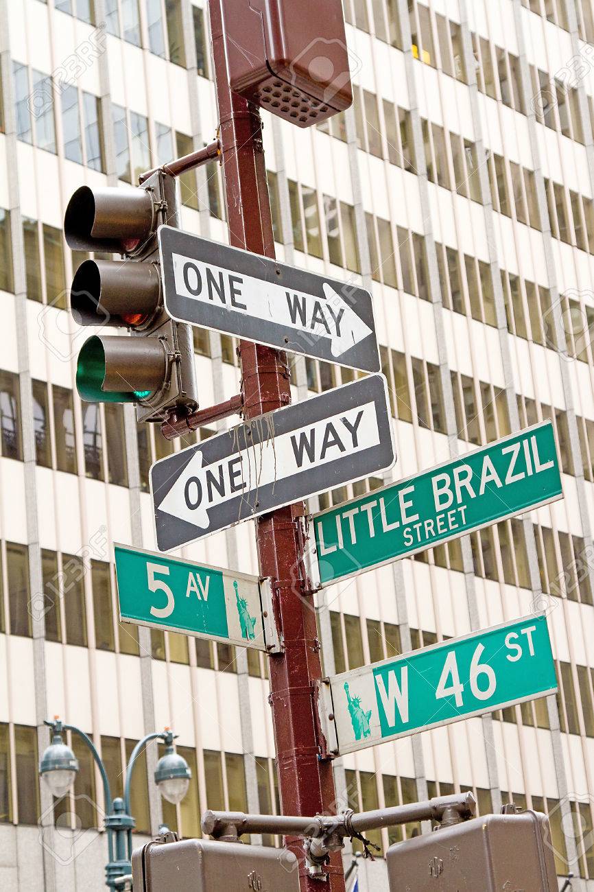 New York Traffic Signの写真素材・画像素材 Image 23429724