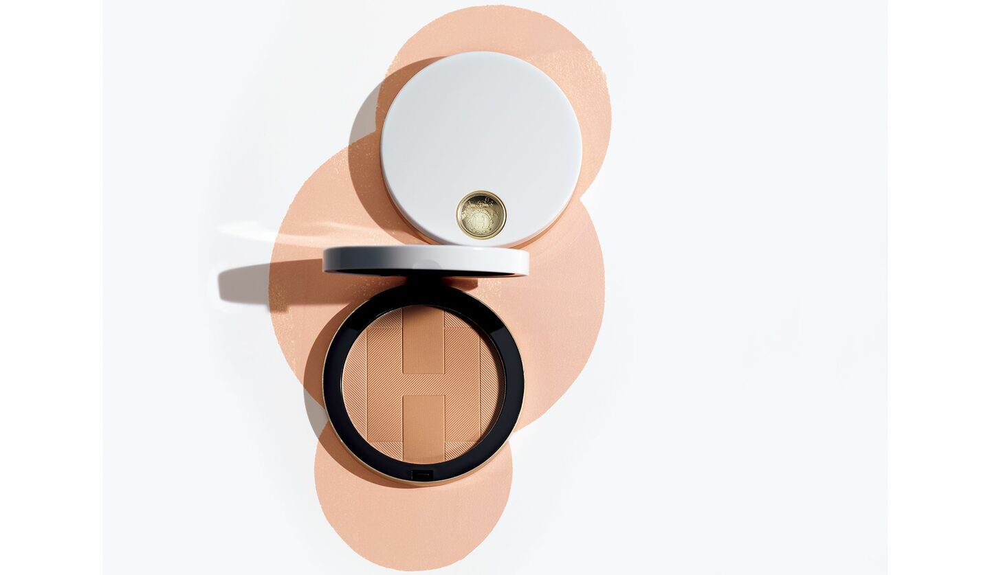 マスクレスでも自信のもてる肌に仕上げる「エルメス」フェイスパウダー