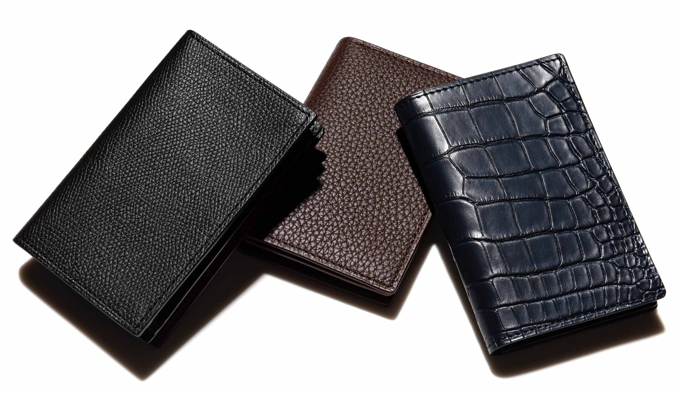 カミーユ・フォルネ」の名刺ケースに敵うものなし！フラップを開いた