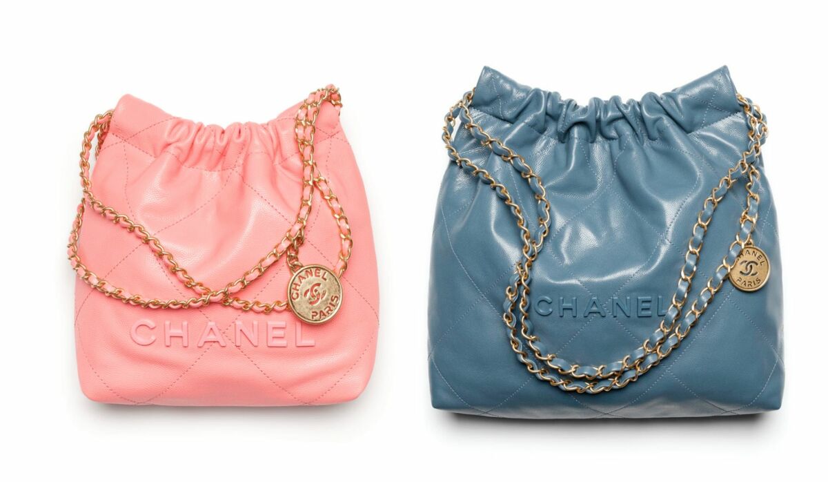 世界中で注目の的！シャネルの「シャネル 22」に可憐なコーラルと