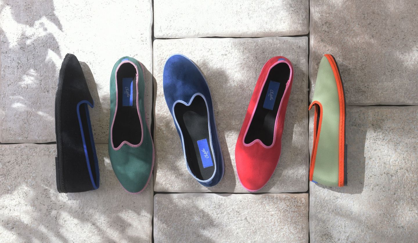 歩きやすいとリピーター続出の“シャテルのフラットシューズ”に、パリ