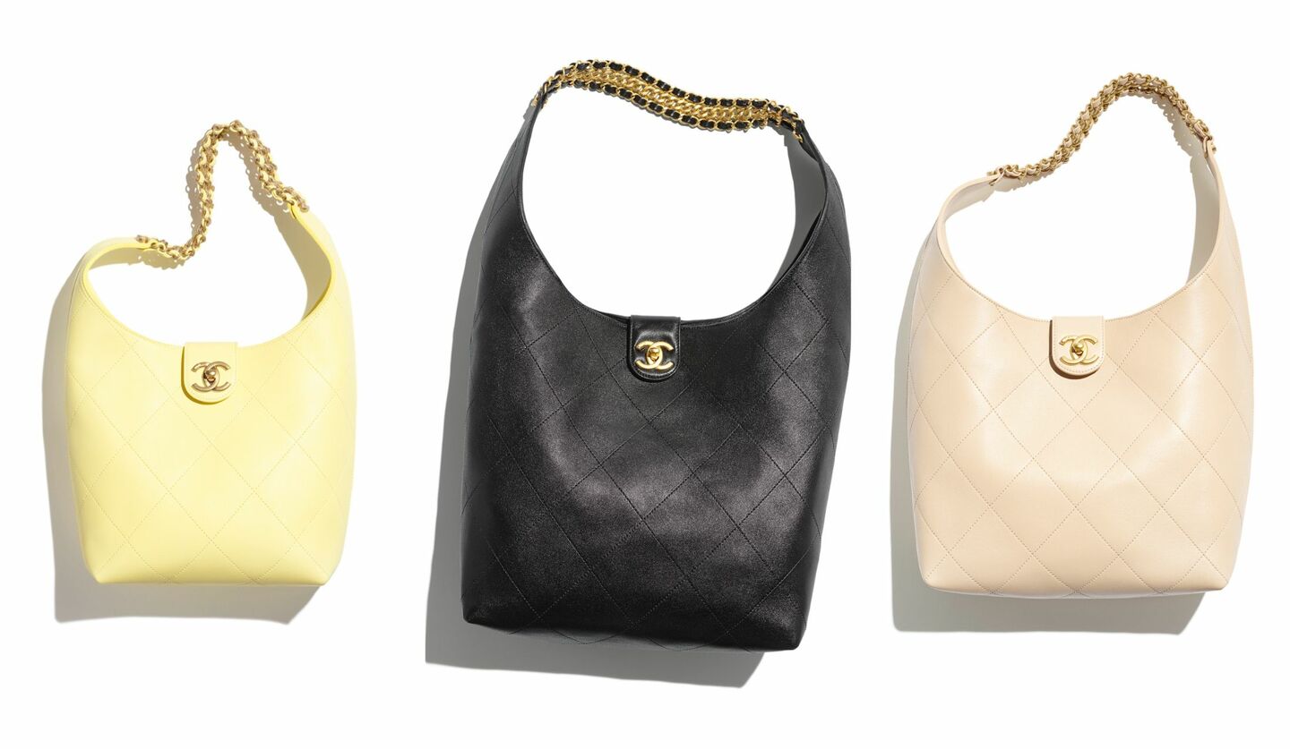 シャネルから新作ホーボーバッグがデビュー｜ホリデー本番の装いを
