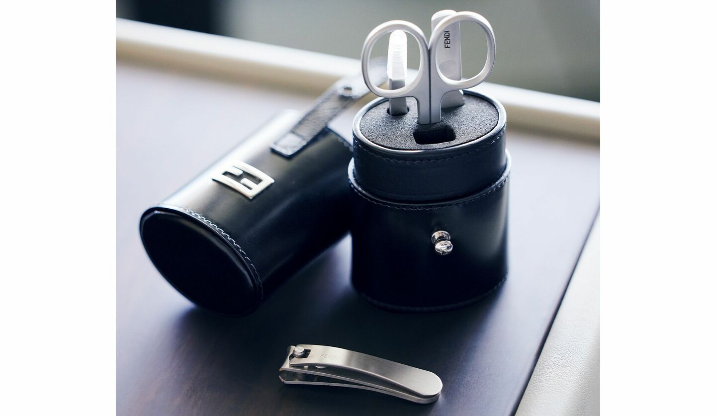 ジェントルな逸品「フェンディ」のネイルケアセット｜おしゃれに