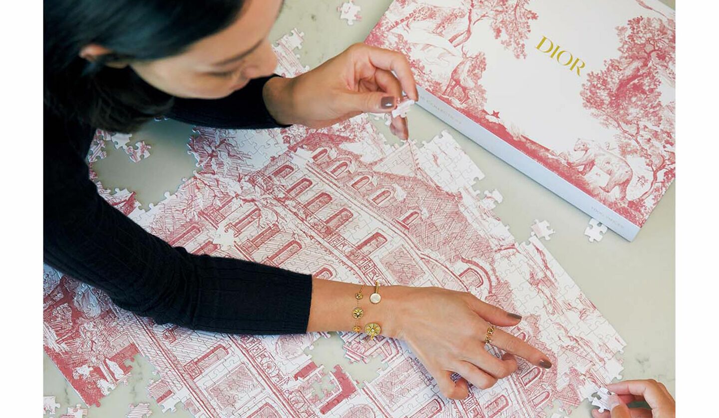 部屋に飾る楽しみも！「ディオール」のジグソーパズルで、親しい友人に