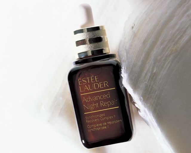 エスティ ローダーの美容液『アドバンス ナイト リペア』のリピート率