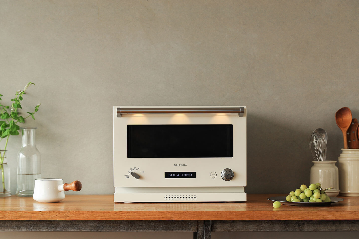 バルミューダから「オーブンレンジ」が登場！その使用感をレビューし