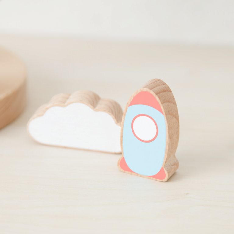 鯉のぼり prefer MOKU 木製鯉のぼり konori – コンパクトでおしゃれな