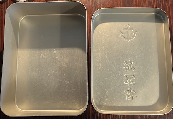 何をいれる容器なんだ……？ 海軍省と刻まれた謎の小箱が260万表示